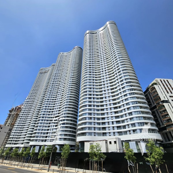 4-Room Duplex for Sale in Gindi Towers, Tel Aviv-Yafo