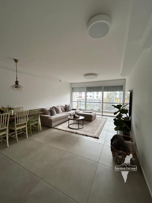 5-Room Apartment for Sale on Hadar Street, Herzliya