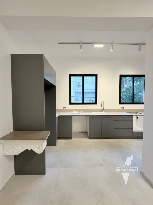 5-Room Apartment For Sale On Allenby Street, Tel Aviv