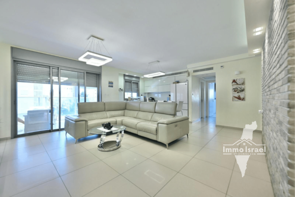 4-Room Apartment for Sale on Mivtsa Moshe Street, Rishon LeTsiyon
