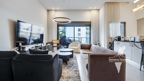 5-room penthouse for sale on Shaike Ofir Street, Kfar Yona