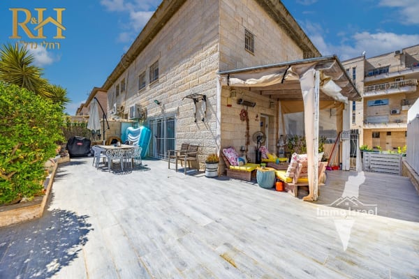 8-room cottage for sale on Harimon Street, Giv'at Ze'ev