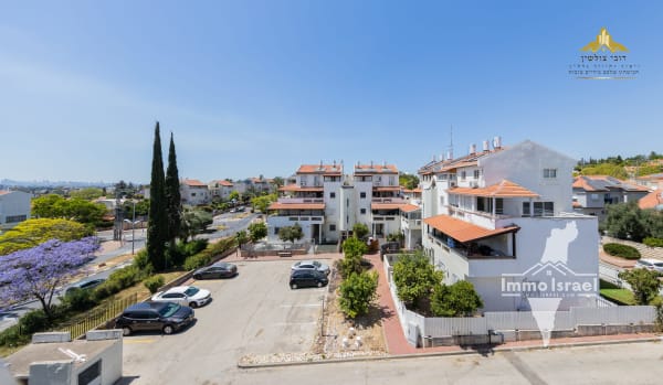 4.5-room duplex for sale on Sal'it Street, Rosh HaAyin