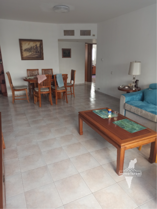 7.5-room garden apartment for sale in the Revivim neighborhood, Rishon LeTsiyon