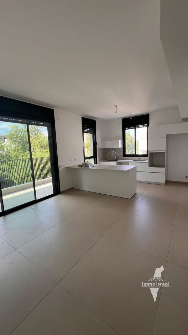 3-Room Apartment For Sale On Sanhedrin Street, Tel Aviv