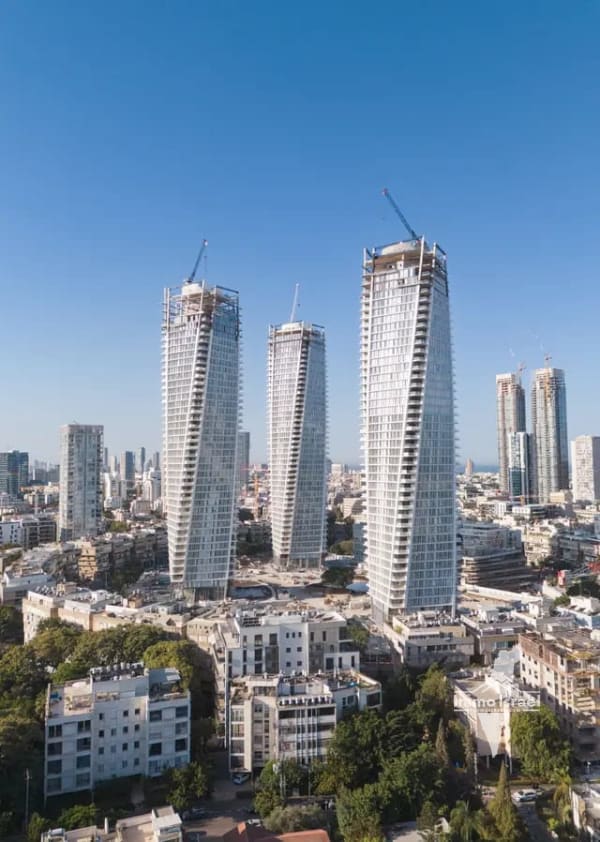 5-Room Apartment For Sale In Kikar Hamedina, Tel Aviv