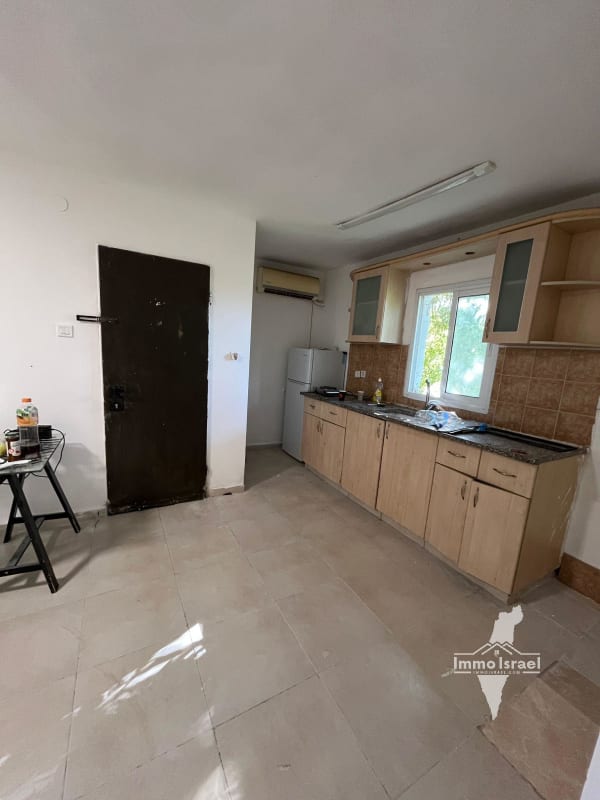 2.5-Room Apartment For Sale On San Diego Street, Kiryat Malakhi
