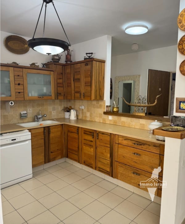 3-Room Apartment For Sale On HaMekhanekhet Street, Jerusalem