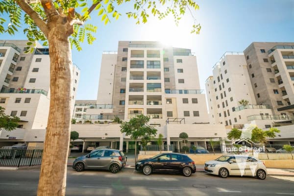 Квартира с 3 комнатами на продажу на улице ХаШакед, Мевасерет-Цион