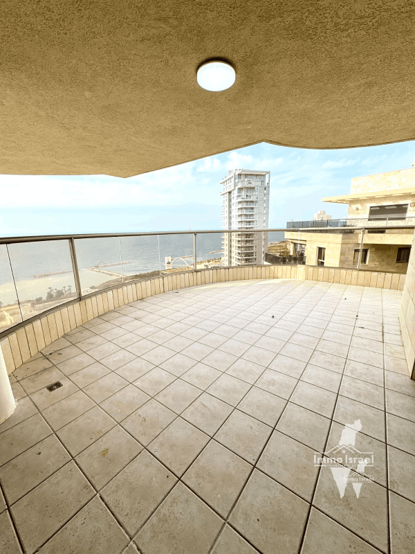 Мини-пентхаус с 5 комнатами на продажу на улице Пьер Кениг, Нетания