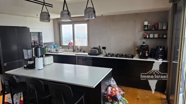 4-Room Roof Apartment For Sale In Ramat Hasharon