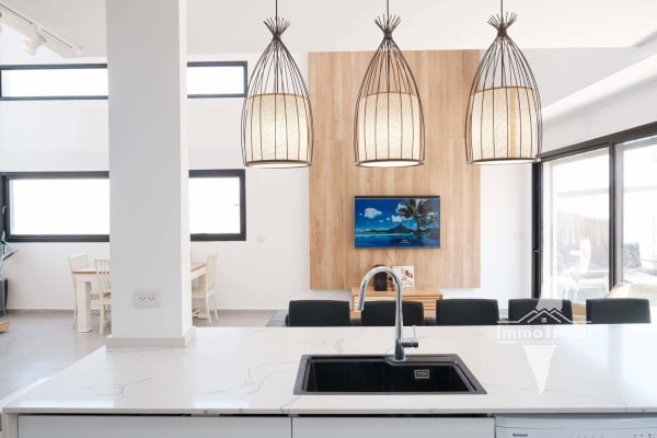 Luxury 8-Room Villa For Sale In Lehavim