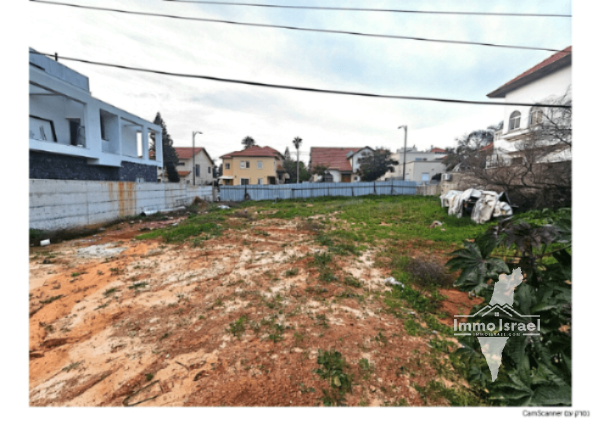 Terrain d’un demi-dounam à vendre à Rishon LeZion avec permis de construire