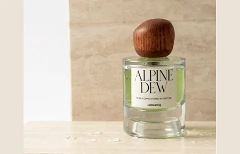 Sophisticated overcaps meet modern glass artistry.