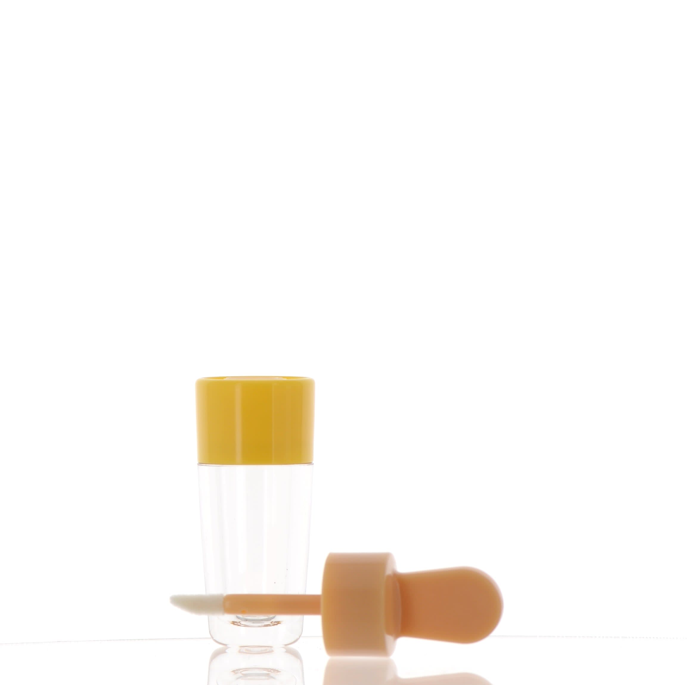 The image shows the APG Packaging 0.2oz PP Lip Gloss Tube (APG-ZP3511). The transparent tube has a cylindrical shape with a smooth surface, and it is topped with a white, screw-on cap. The tube is empty and designed for holding lip gloss. The simple and sleek design makes it suitable for cosmetic use. The overall appearance is clean and minimalistic, highlighting the product’s functionality and versatility.