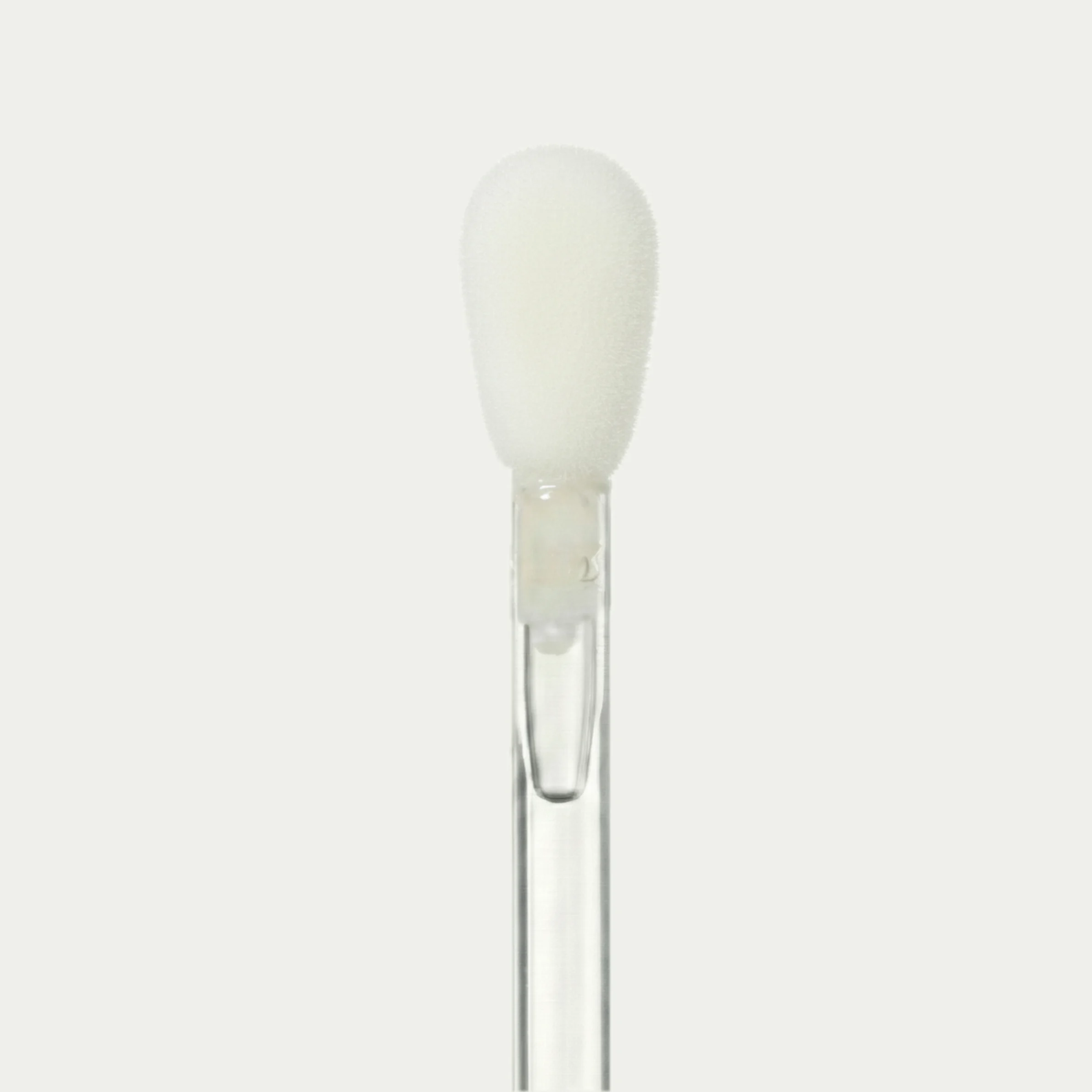 Jumbo doe-foot applicator with larger volume classic shape