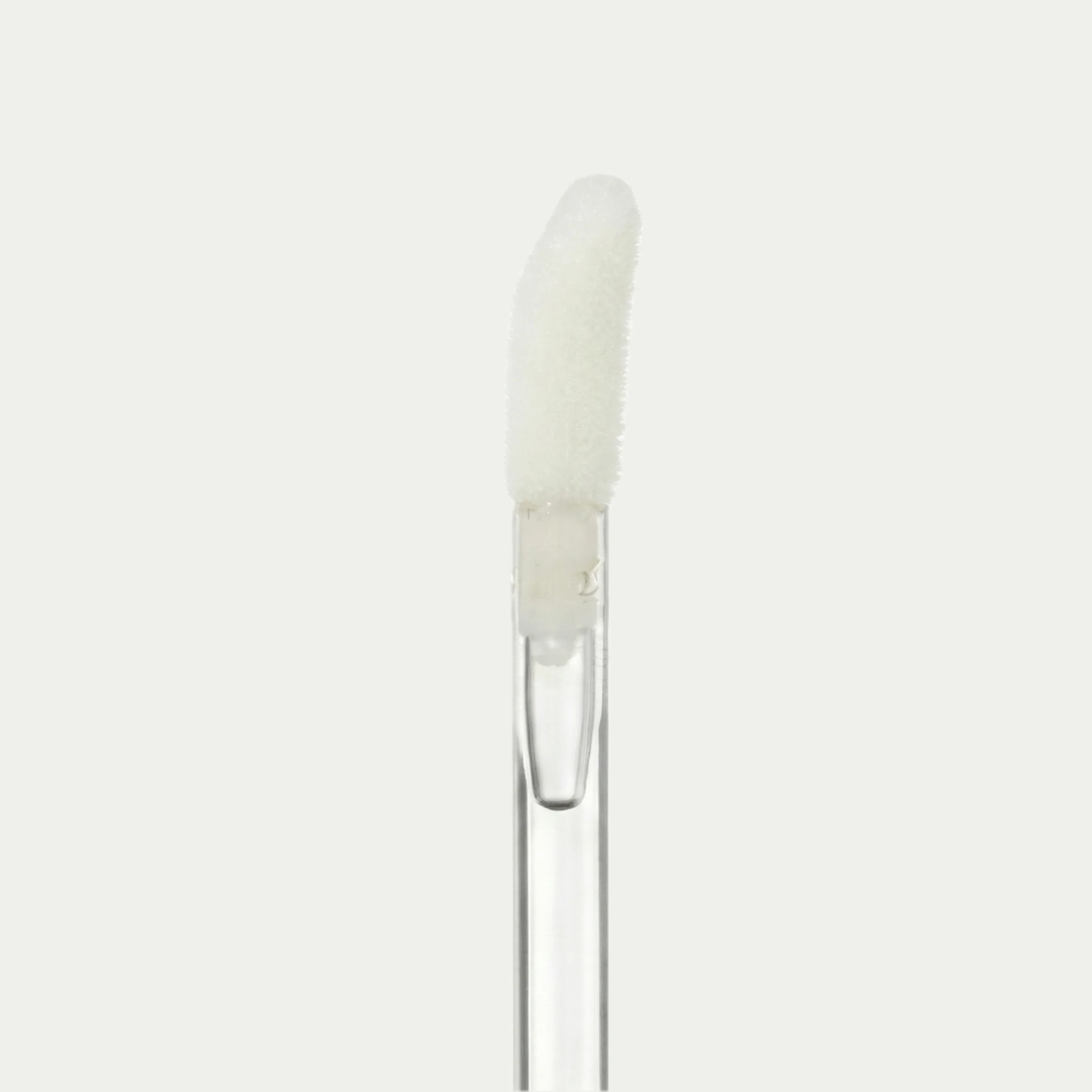 Slanted classic doe-foot applicator with angled edge