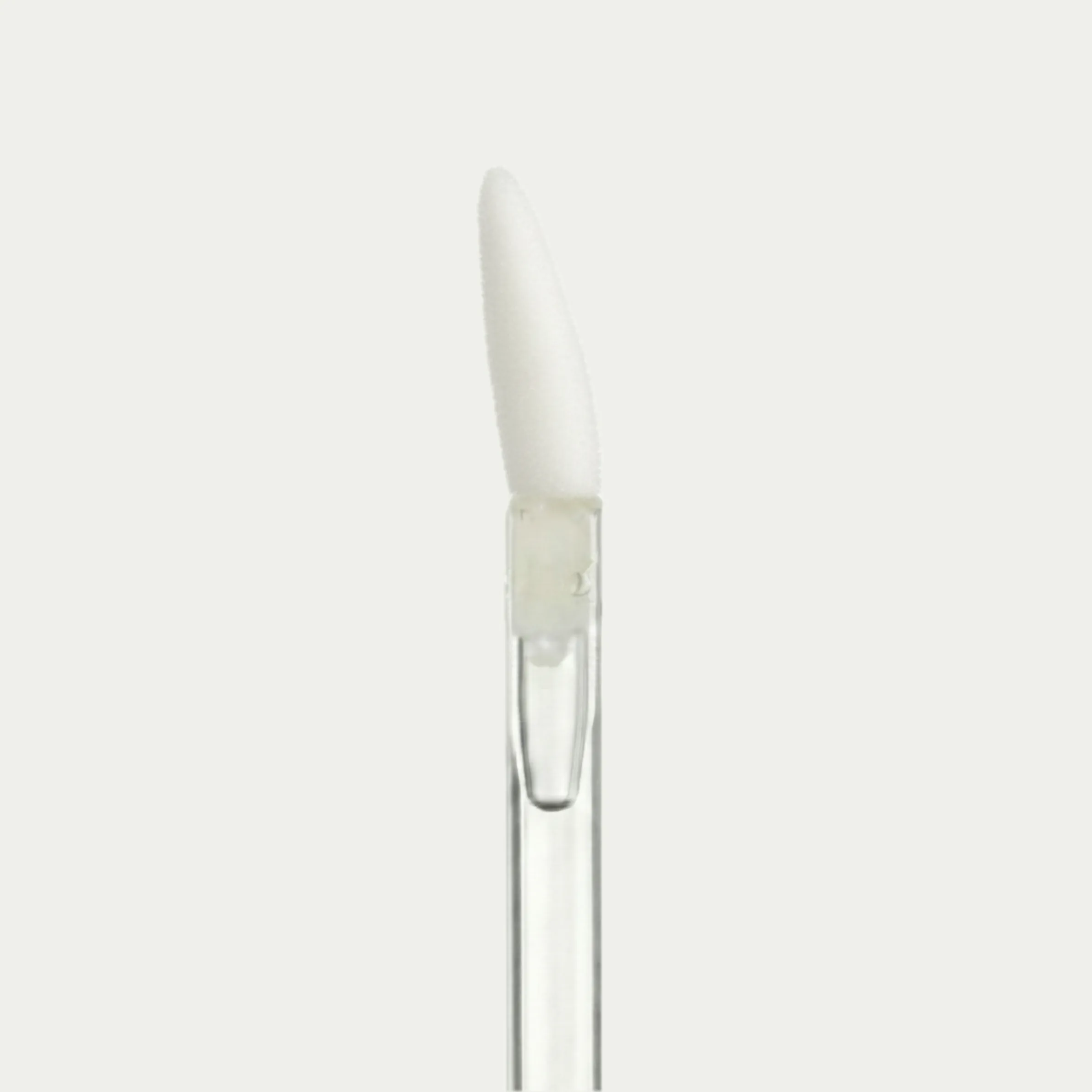 Angled doe-foot applicator with sharper angled tip