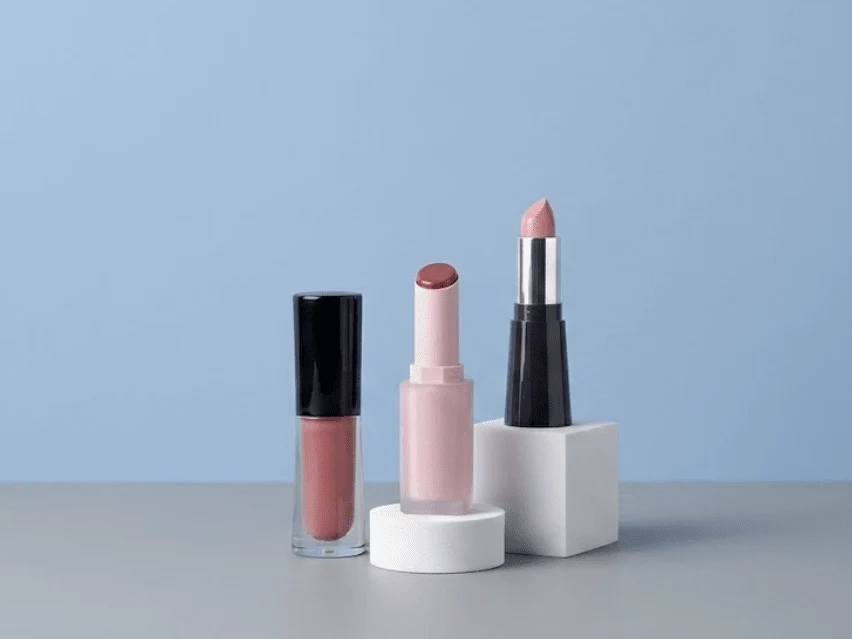 OPL Innovation custom lipstick packaging with magnetic closures and innovative design features