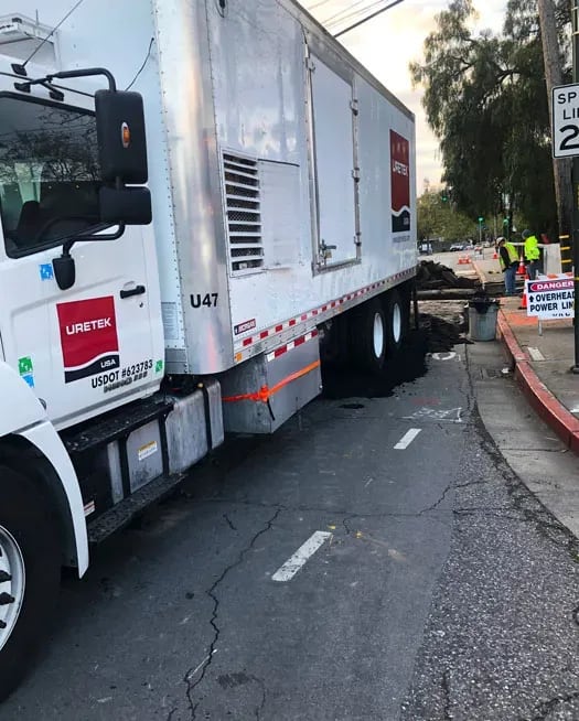 URETEK semi truck side