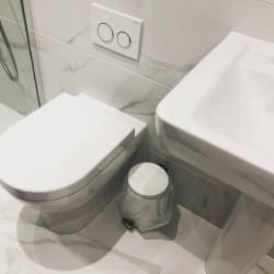 Four Oaks Bathroom