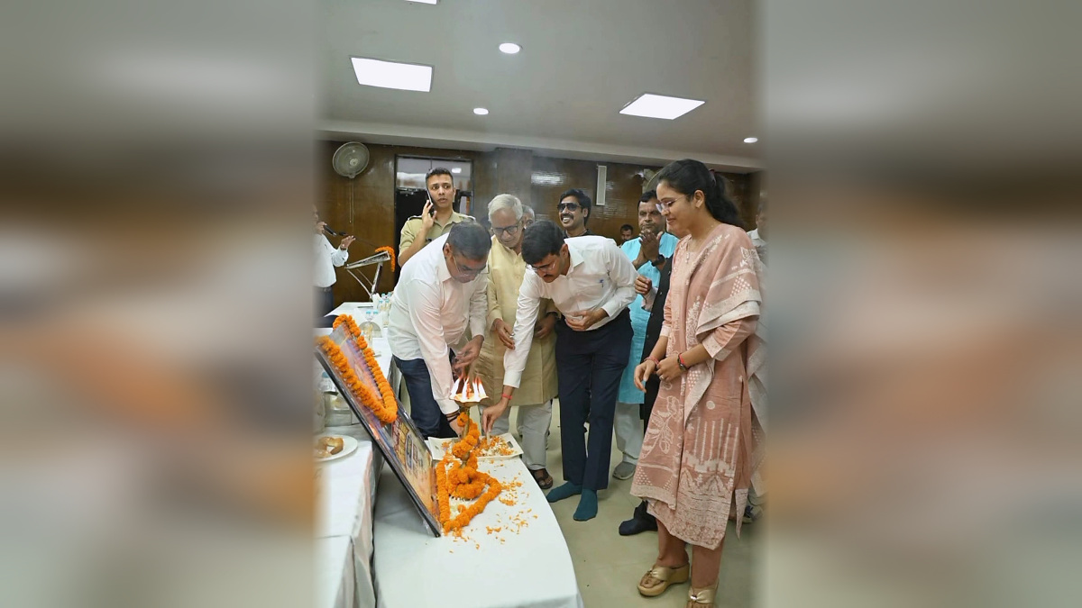 भोजपुर के वीर सपूत को नमन: आरा में अमर शहीद कवि कैलाशपति सिंह की शहादत पर श्रद्धांजलि सभा - विशेष चित्र #1