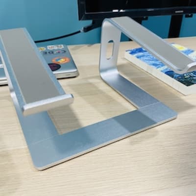 Ergonomic Laptop Stand