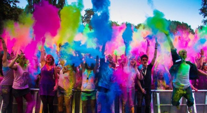 Explode the Box of Craziness by Joining Any of These Holi Events in Delhi