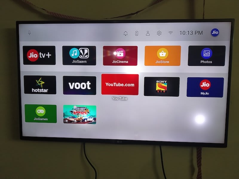 Jio Fiber Set Top Box Offering 150 Live Tv Channels From Ott Apps