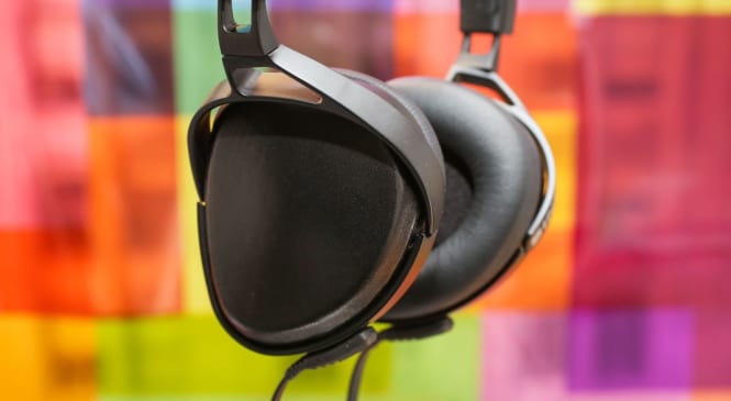 Top 6 Best Budget Headphones/Earphones You can Gift Yourself under ₹800