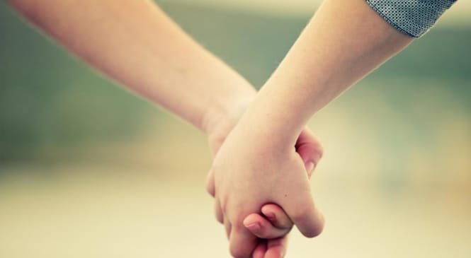 Make Your Sister Smiling and Send blessings to Your Brother on This Raksha Bandhan