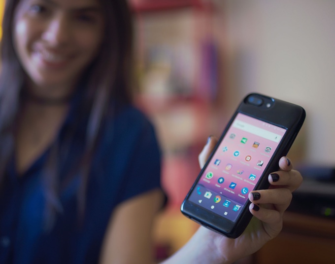 FHD AMOLED screen
