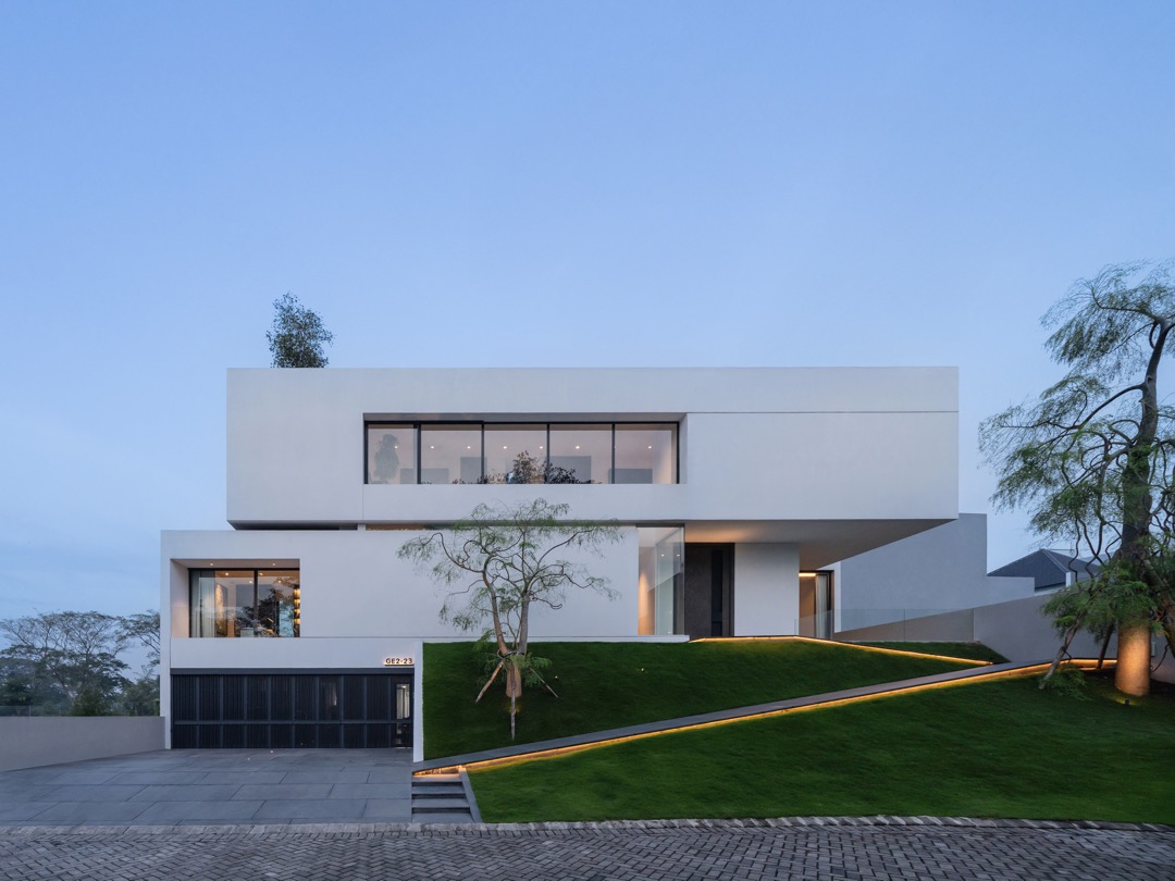 The Expression of Bold Architectural Lines and Shapes