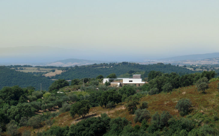 What Wine Lovers Need For On-The-Hill Retreat In Italy