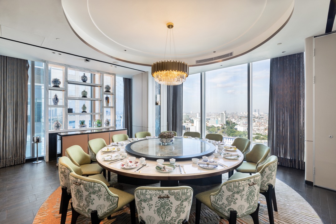 Li Lian 丽莲: Cantonese Elegance Above Jakarta’s Skyline