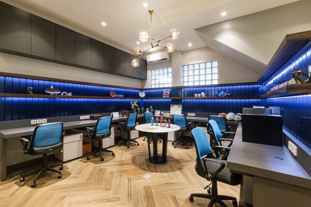 Integrating Workspace Design with Modern Classic Touch
