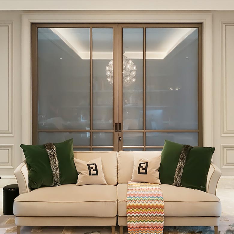 Seeing Through the Versatility and Innovations of Roxyglass