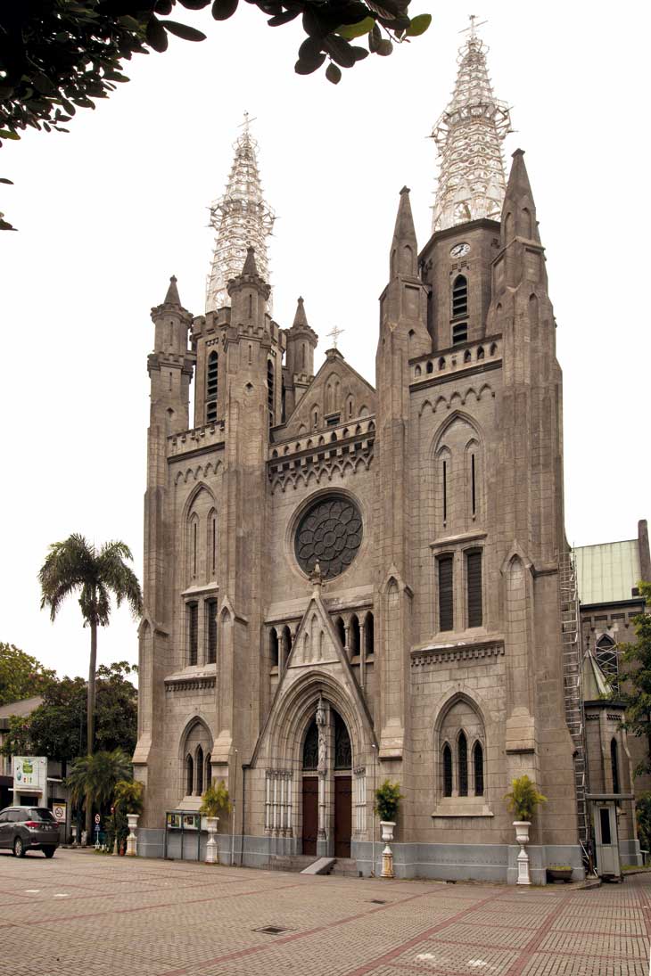 Exploring Jakarta Cathedral