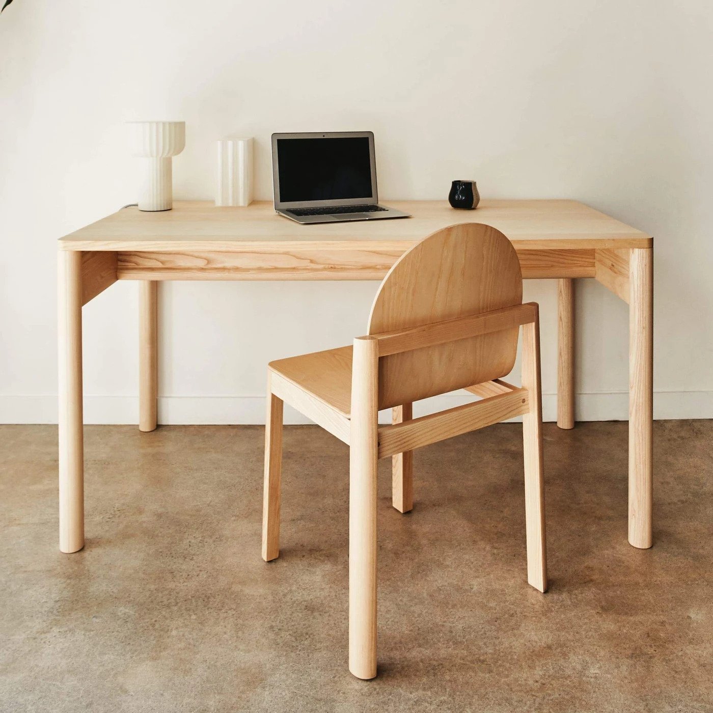 Eave Desk | Source: dimshome.com