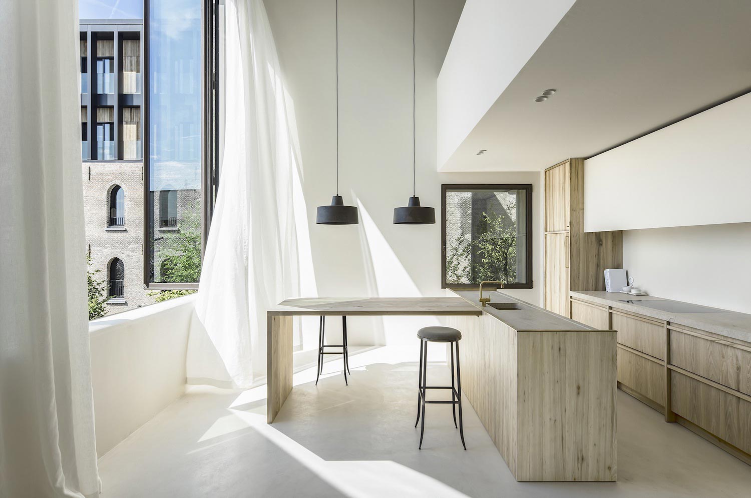 Minimalist kitchen | Source: caandesign.com