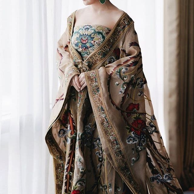 wedding dress designer indonesia 10 Outstanding Indonesian Fashion Designers