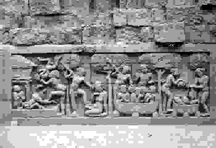 The carving on Borobudur's hidden foot | Source: wikimedia.org
