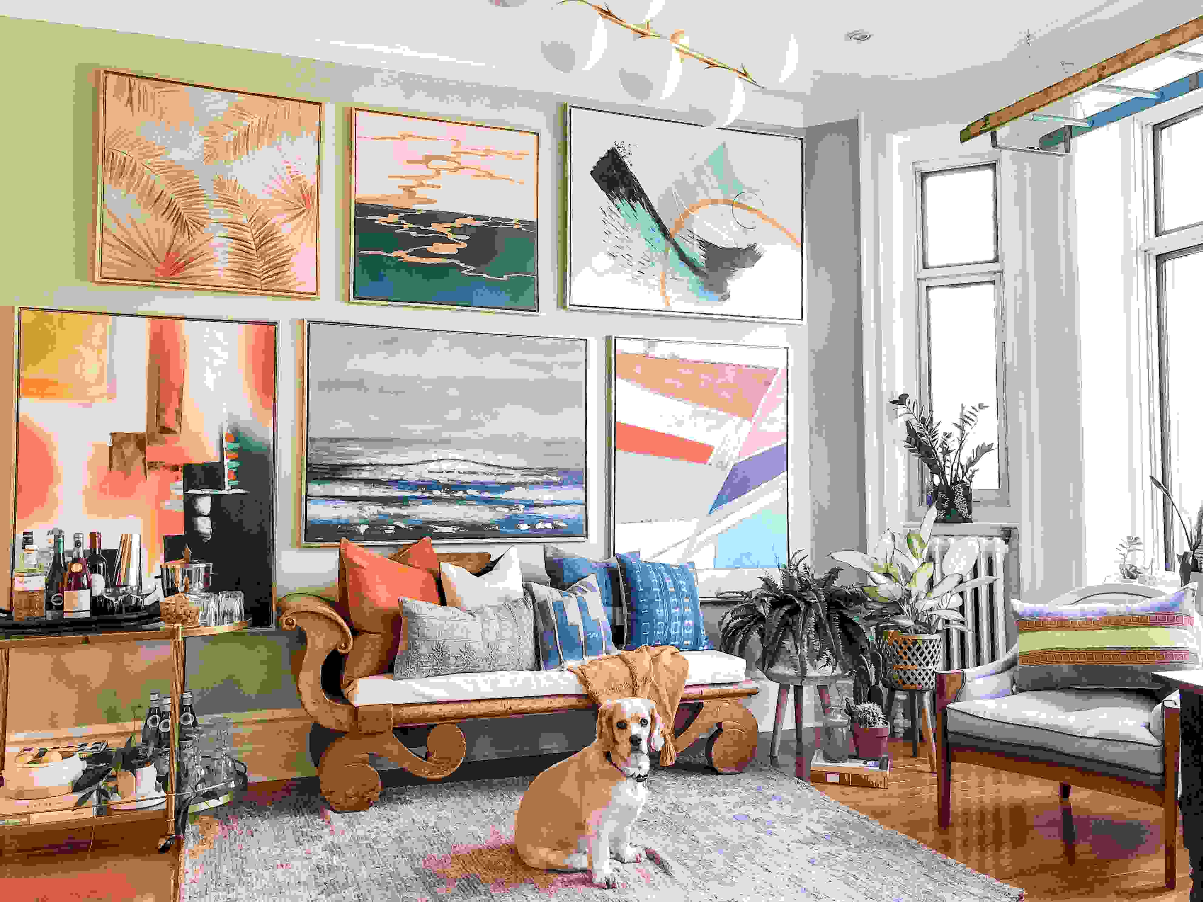 Oversized art wall gallery for the artistic ones | Source: damasketdentelle.com