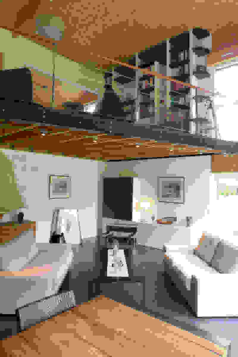 Mezzanine library | Source: oceanhomemag.com