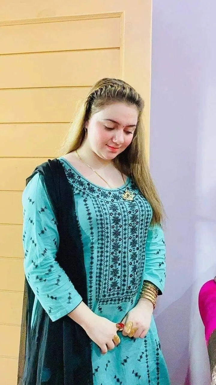 Rachel-indore-call-girl