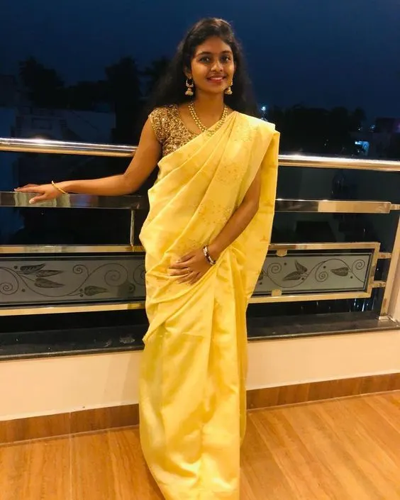 Reshma-indore-escorts