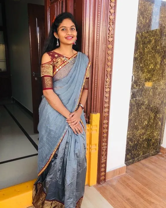 indore-escorts-Reshma