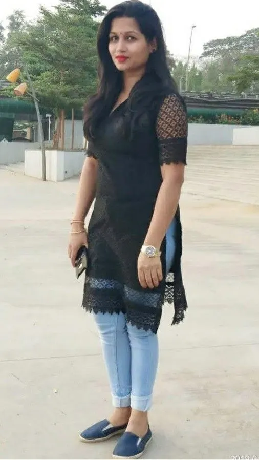 natasha-indore-call-girl