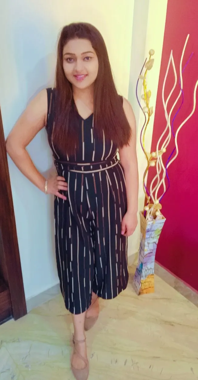 shreya-indore-call-girl