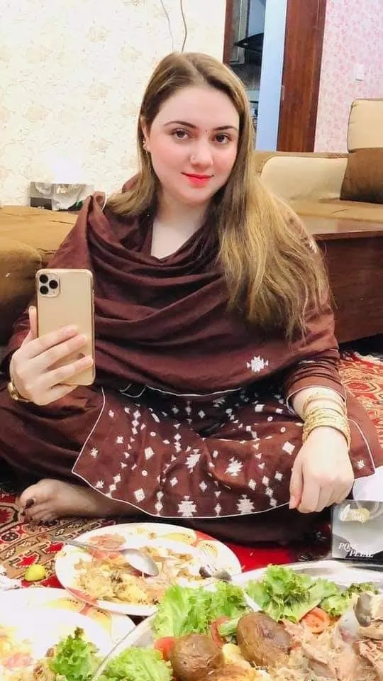 rachel-indore-call-girl